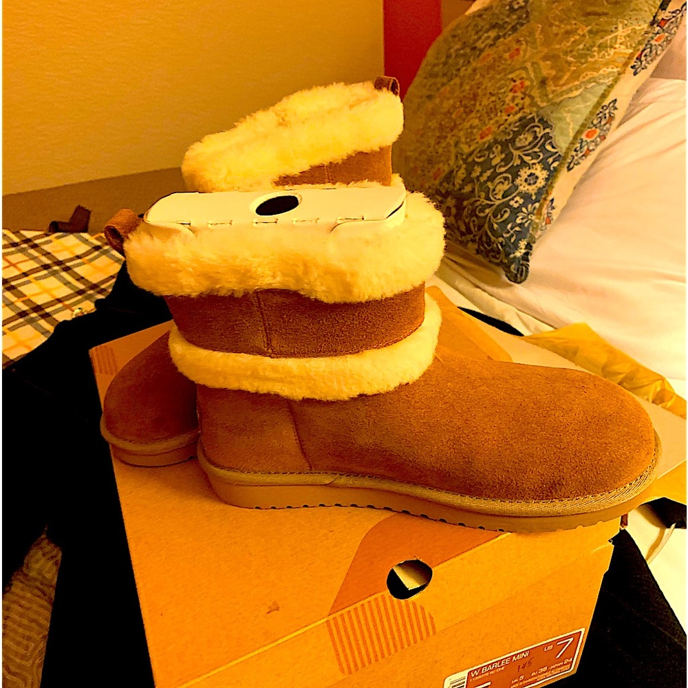 Koolaburra by Ugg woman’s Victoria mini booties $50